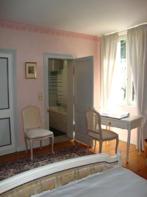 Au Charme Des Pommiers Bed & Breakfast Thiberville Bagian luar foto