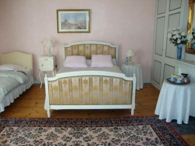 Au Charme Des Pommiers Bed & Breakfast Thiberville Bagian luar foto